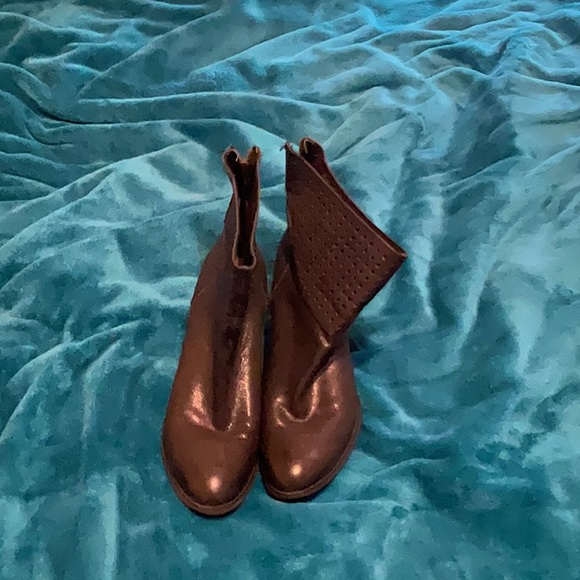 Nine West heeled booties - Picture 1 of 1